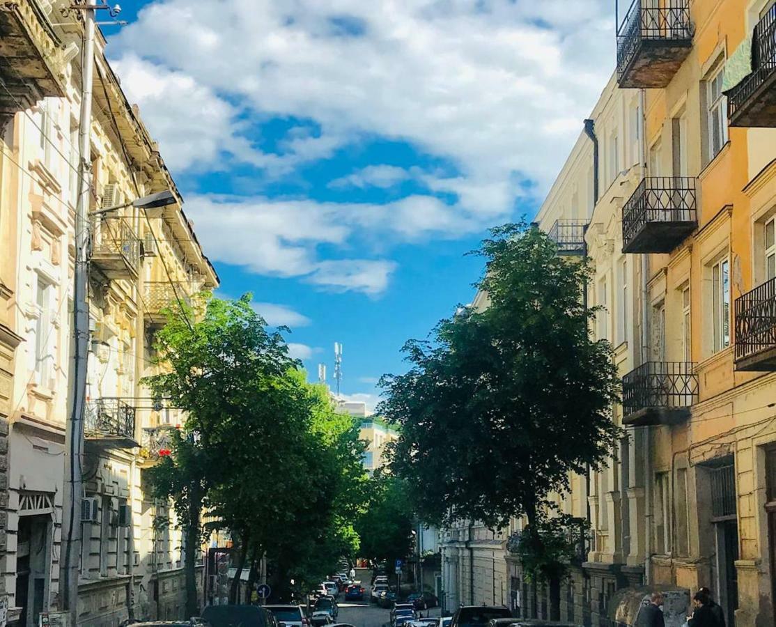Near Rustaveli Ave - By Wehost דירה